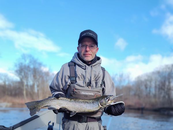 Salmon River Fishing: Reeling in the big catch!